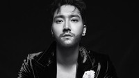 Penampilan Siwon di 2020 jadi lebih dewasa dengan brewok tipis. (Foto: dok. SM Entertainment) 