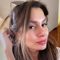 Adriana yang berasal dari Sonora melakukan penerbangan ke Guadalajara Minggu (1/11/2020). Setibanya di sana, Adriana menghilang. Begitu menurut penuturan keluarga.  Foto: dok. Instagram @adrianamurriet