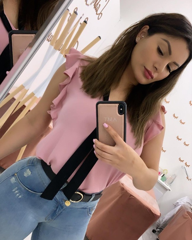 Keesokan harinya, Senin (2/11/2020), wanita 29 tahun itu ditemukan tewas. Ia ditemukan tewas masih menggunakan busana yang sama saat meninggalkan Sonora. Foto: dok. Instagram @adrianamurriet