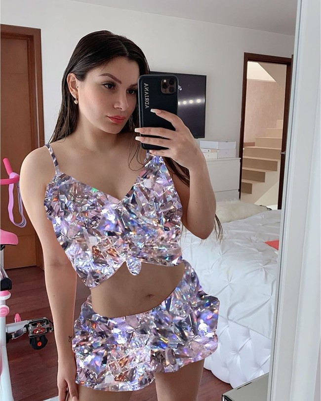 Adriana merupakan influencer yang cukup terkenal di Meksiko. Dia memiliki followers lebih dari 60 ribu.  Foto: dok. Instagram @adrianamurriet