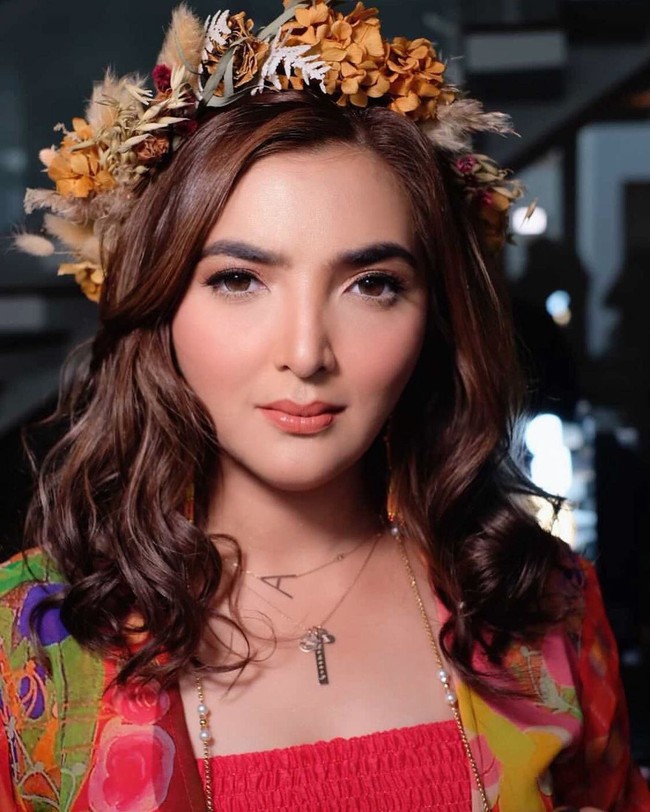 Selain darah Jawa, Ashanti Astuti juga memiliki darah keturunan Arab dan Prancis. Nggak heran jika istri dari Anang Hermansyah ini punya hidung yang mancung. Foto: Instagram @ashanty_ash