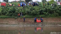Afwan Qolbi Trinugroho (11), bocah yang menghilang dari rumah sejak Rabu 4 November 2020, ternyata tenggelam terbawa arus aliran air Banjir Kanal Timur saat berenang bersama teman-temannya. Peristiwa itu baru diketahui setelah seorang temannya menceritakan kejadian tersebut kepada orang tua Afwan.
