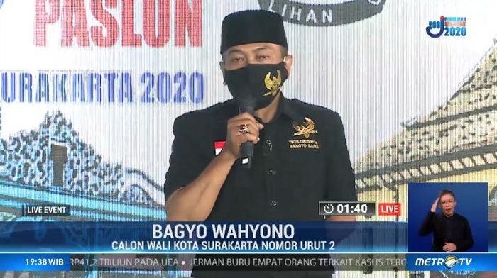 Calon Wali Kota Solo nomor urut 2 Bagyo Wahyono, di debat perdana Pilkada Solo, Jumat (6/11/2020).