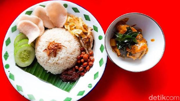 Canggih! Jualan Nasi Lemak di Pinggir Jalan, Penjual Ini Tak Terima Uang Tunai