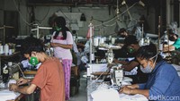 Besarnya minat masyarakat akan masker kain membuat sejumlah konveksi mulai turut memproduksi masker kain untuk menambah pemasukan.
