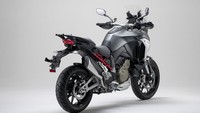 Fitur standar lain pada Multistrada V4 S adalah Vehicle Hold Control (VHC), yang memudahkan saat berhenti di tanjakan dan ingin jalan lagi. Pada Multistrada V4 S, platform inersia juga berkomunikasi secara terus menerus dengan sistem kontrol Ducati Skyhook Suspension (DSS) semi-aktif dengan fungsi Autoleveling. Foto: Dok. Ducati