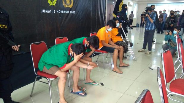 Empat tersangka ditangkap terkait penyelundupan 6 Kg sabu dari Malaysia