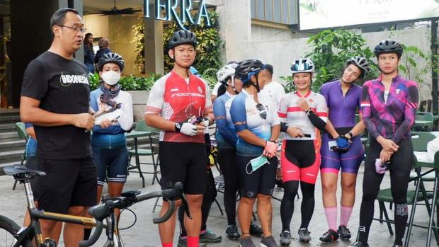 Enam wanita bersepeda 1000 km menuju Bali