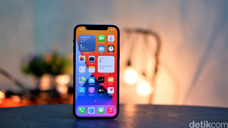 iPhone 12