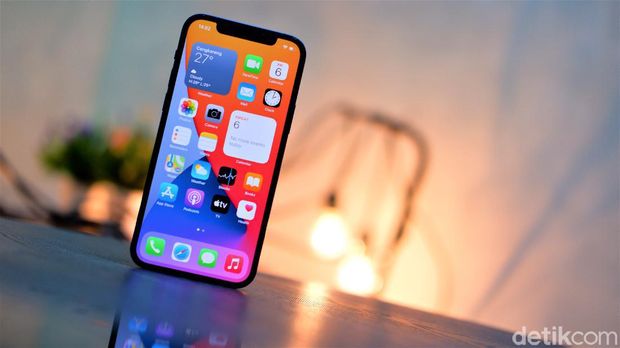 iPhone 12