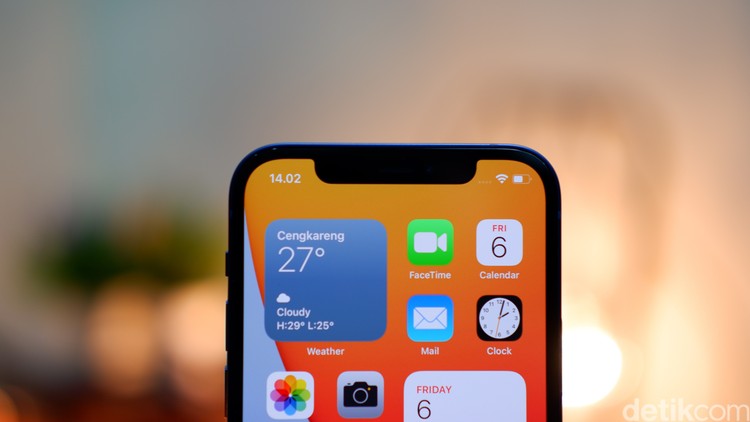 iPhone 12