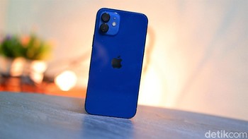 4. iPhone 12, Foto: Adi Fida Rahman/detikINET