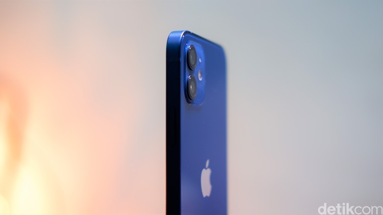 iPhone 12