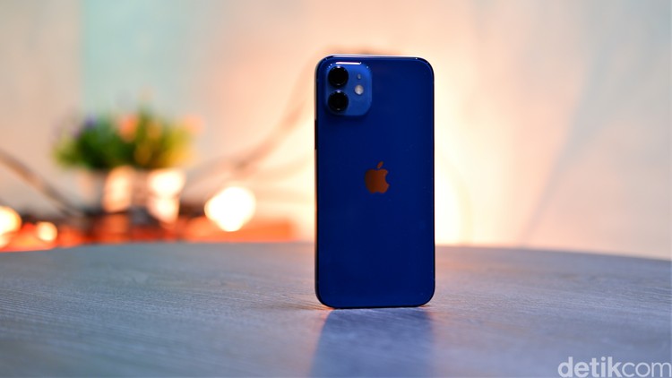 iPhone 12 iPhone 12