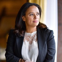 Isabel Dos Santos awal tahun ini dilaporkan memiliki kekayaan $2 miliar (Rp 28,4 triliunan) yang membuatnya menjadi wanita terkaya di Afrika. Sebelumnya ia sempat dituduh mengeksploitasi negara demi keuntungan sendiri. Wanita asal Angola tersebut belakangan kembali diperbincangkan karena baru saja kehilangan suami. Foto: Instagram @isabel_dos_santos.me