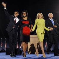 Pada awalnya Jill Biden sempat tidak yakin untuk mendukung suaminya mengikuti kampanye presiden pada 1988. Namun saat sang suami mencalonkan diri lagi di 2008, dia memberikan dukungan penuh. Dan pada tahun tersebut, Joe Biden berhasil terpilih sebagai wakil presiden AS atau wakil dari Barack Obama. Sedagkan Jill menjalani perannya sebagai ibu negara kedua di AS. Foto: Dok. AFP