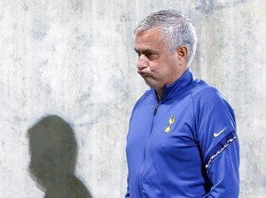 Jose Mourinho Komentari Hasil Tottenham Lewat Postingan Ngemil