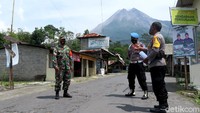 Kebijakan ini sesuai dengan surat edaran yang diterbitkan oleh BPPTKG Yogyakarta. Sebagai upaya preventif atas peningkatan aktivitas vulkanik Gunung Merapi. Wujud antisipasi agar tak ada korban jiwa saat erupsi terjadi.