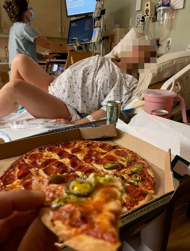Makan Pizza di Depan Istri yang Sedang Lahiran, Pria Ini Dikritik Netizen