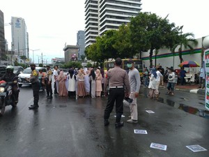 Demo di Kedubes Prancis Bubar, Jalan MH Thamrin ke Bundaran HI Tersendat