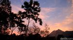 Melihat Aktivitas Gunung Merapi dari Berbagai Wilayah di Jawa Tengah
