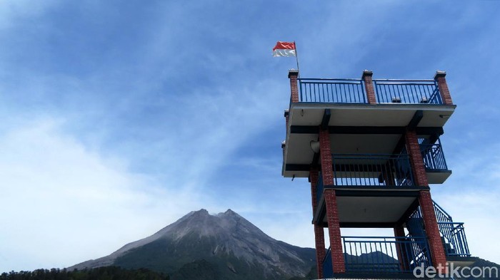 Gunung Merapi di Jawa Tengah yang aktif