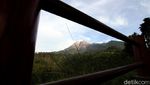 Melihat Aktivitas Gunung Merapi dari Berbagai Wilayah di Jawa Tengah