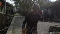 Diketahui, Dusun Krinjing merupakan salah satu dusun yang masuk dalam zona evakuasi usai ditetapkannya level siaga Gunung Merapi.