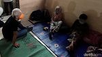 Momen Ganjar Kunjungi Para Pengungsi Merapi di Magelang