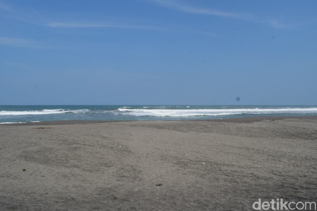 Pantai Jayanti Kecamatan Cidaun Kabupaten Cianjur.