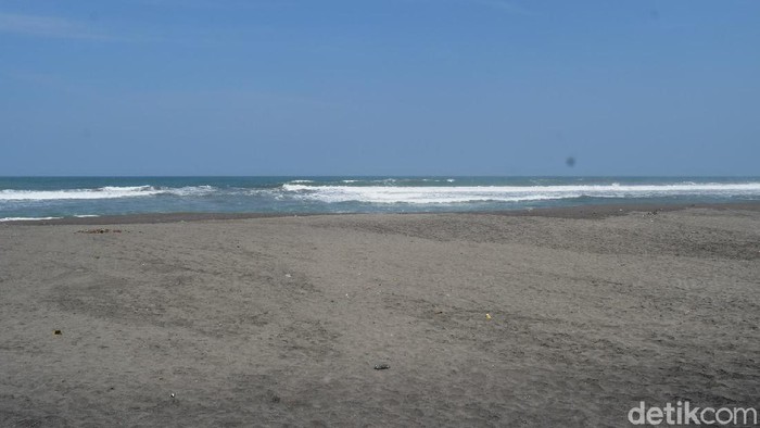 Pantai Jayanti Kecamatan Cidaun Kabupaten Cianjur.