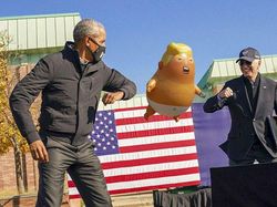 Adu Sikut Obama dan Biden Jadi Bahan Photoshop Kocak