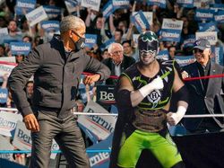 Adu Sikut Obama dan Biden Jadi Bahan Photoshop Kocak