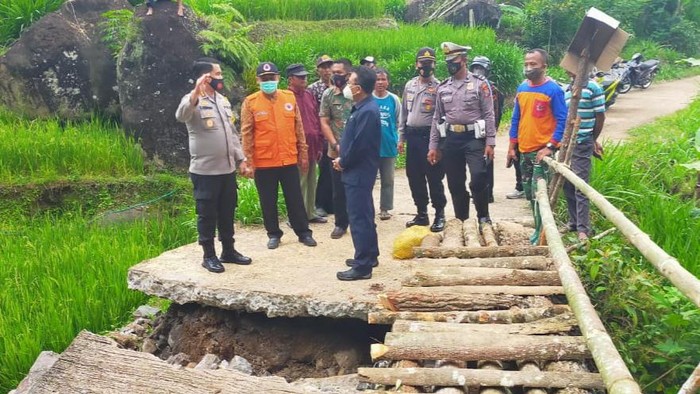 pjs bupati trenggalek Benny Sampirwanto