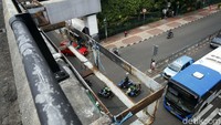 Pot tersebut tampak berkarat.