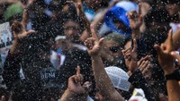 Menurut Direktur Institute of International Studies, Riza Noer Arfani, pandangan tentang persamaan pilpres yang terjadi di AS dan Indonesia bisa saja namun ada banyak perbedaan baik tata cara pemilu dan gugat sengketa pilpres hingga perbedaan ideologis. ANTARA FOTO/Sigid Kurniawan  