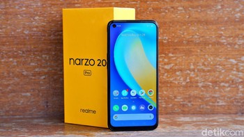 Realme Narzo 20 Pro hadir dalam dua pilihan warna, yakni Victory Blue dan GlorySilver. Harga Realme Narzo 20 Pro ialah Rp 3,399 juta, saat promo 11.11 dipangkas jadi Rp 3,199 juta. Foto: Adi Fida Rahman/detikINET