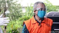 KPK kembali memeriksa Heri Tantan Sumaryana sebagai tersangka terkait kasus gratifikasi mantan Bupati Subang Ojang Sohandi sejumlah Rp 9,645 miliar.