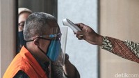 Diketahui, kasus ini berawal dari operasi tangkap tangan (OTT) yang dilakukan oleh KPK pada 16 April 2016. Dalam OTT tersebut, KPK menetapkan 5 tersangka terdiri Bupati nonaktif Subang Ojang Sohandi, unsur jaksa hingga pejabat Dinas Kesehatan Pemkab Subang.