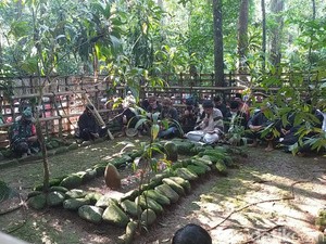 Melihat Merlawu, Tradisi Berdoa dan Makan Bareng di Ciamis