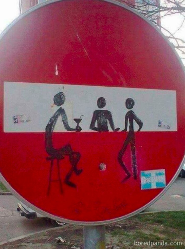 Vandalisme Aksi vandalisme adalah hal yang tidak patut untuk ditiru, namun ternyata ada beberapa aksi vandalisme kocak yang dibagikan netizen. Ini di antaranya.