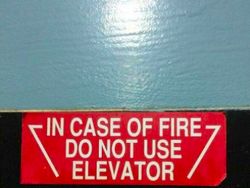 Deretan Vandalisme Absurd dan Kreatif, Jangan Ditiru!