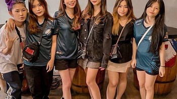 Beginilah potret keseharian Winda gamer cantik yang baru saja ditimpa musibah karena tabungannya Rp 20 M raib. Foto: Instagram @evos.earl