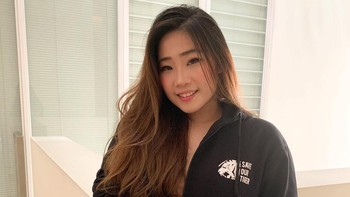 Ia kerap melakukan live streaming Mobile Legends diberbagai platform termasuk media sosial miliknya salah satunya Instagram dengan username @evos.earl. Foto: Instagram @evos.earl