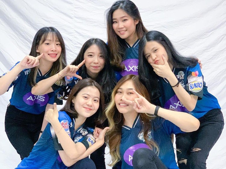 Winda Lunardi Atlet eSport yang Tabungannya Rp 20 M Raib Atlet eSports Winda Lunardi jadi korban dugaan tindak pidana penggelapan uang. Tak tanggung-tanggung, Rp 20 miliar yang ada ditabungannya di Maybank raib.