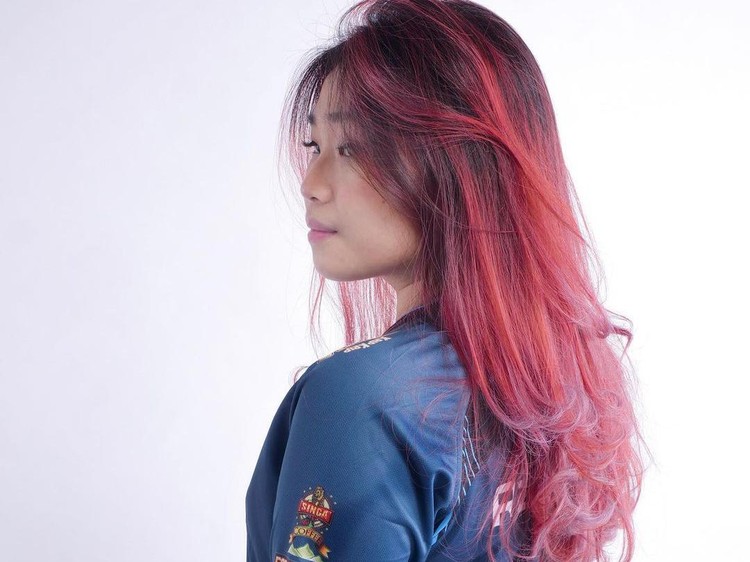 Winda Lunardi Atlet eSport yang Tabungannya Rp 20 M Raib Atlet eSports Winda Lunardi jadi korban dugaan tindak pidana penggelapan uang. Tak tanggung-tanggung, Rp 20 miliar yang ada ditabungannya di Maybank raib.