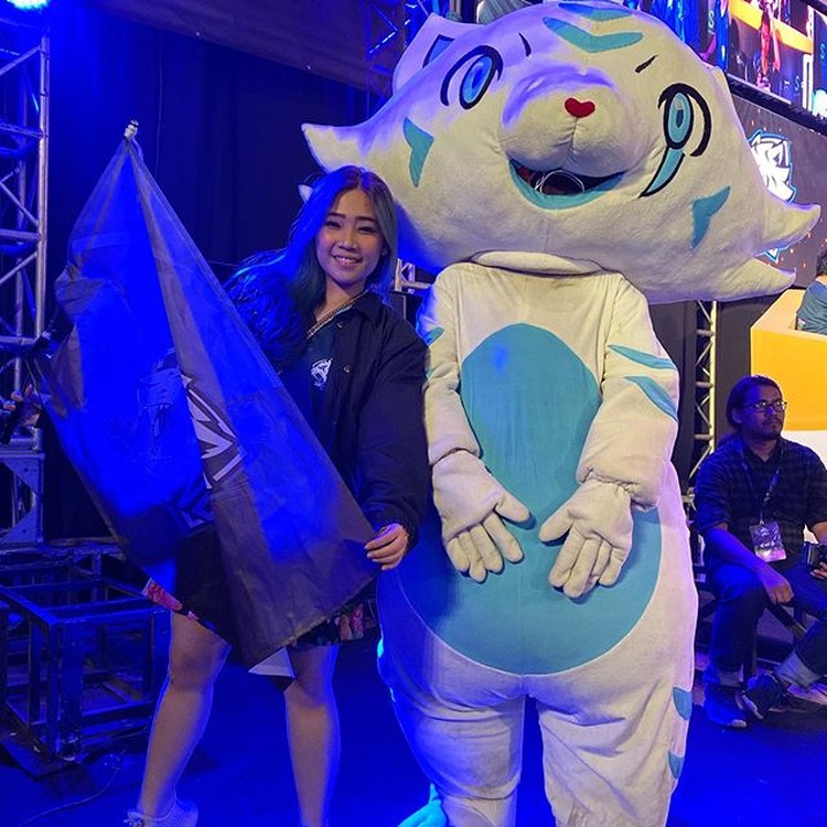 Atlet eSports Winda Lunardi jadi korban dugaan tindak pidana penggelapan uang. Tak tanggung-tanggung, Rp 20 miliar yang ada ditabungannya di Maybank raib.