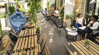 Hotel Novotel Paris terletak di seberang stasiun kota Paris Montparnasse. Lokasinya akan memungkinkan tamu untuk berkunjung ke berbagai wisata populer Paris. Mulai dari Saint Germain des Pres, Louvre hingga Menara Eiffel yang bisa dicapai lewat jalur metro di dekat hotel. (TripAdvisor)