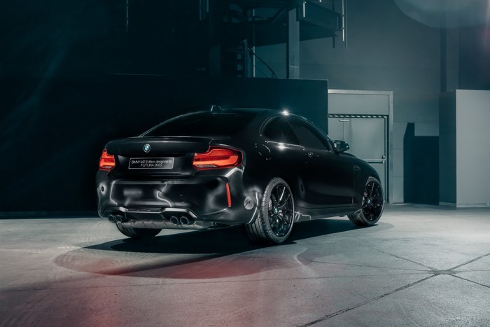 BMW M2 edisi terbatas bergaya FUTURA 2000