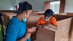 Cegah Penyebaran COVID-19 Barak Pengungsian Dibuat Bersekat
